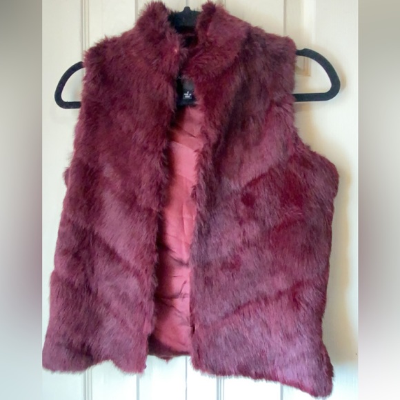 Merlot Fur Vest - Picture 5 of 5